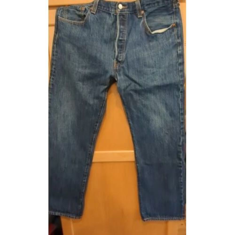 LEVI'S 501 STRAIGHT BUTTON FLY‎ MEN'S JEANS SIZE 36X32 (35x30.5 actual)